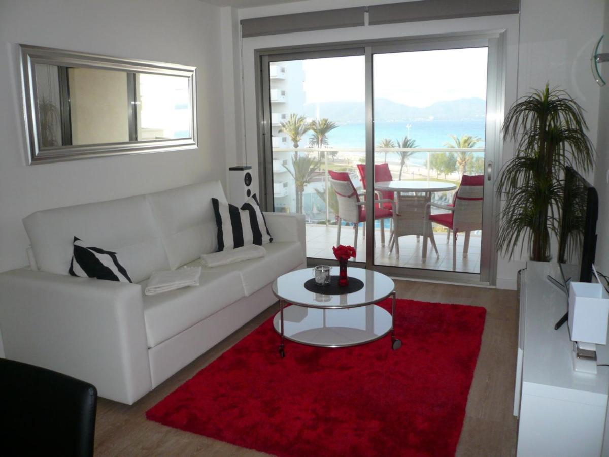 Modern Apartment With Stunning Sea View กาลามิยอร์ ภายนอก รูปภาพ