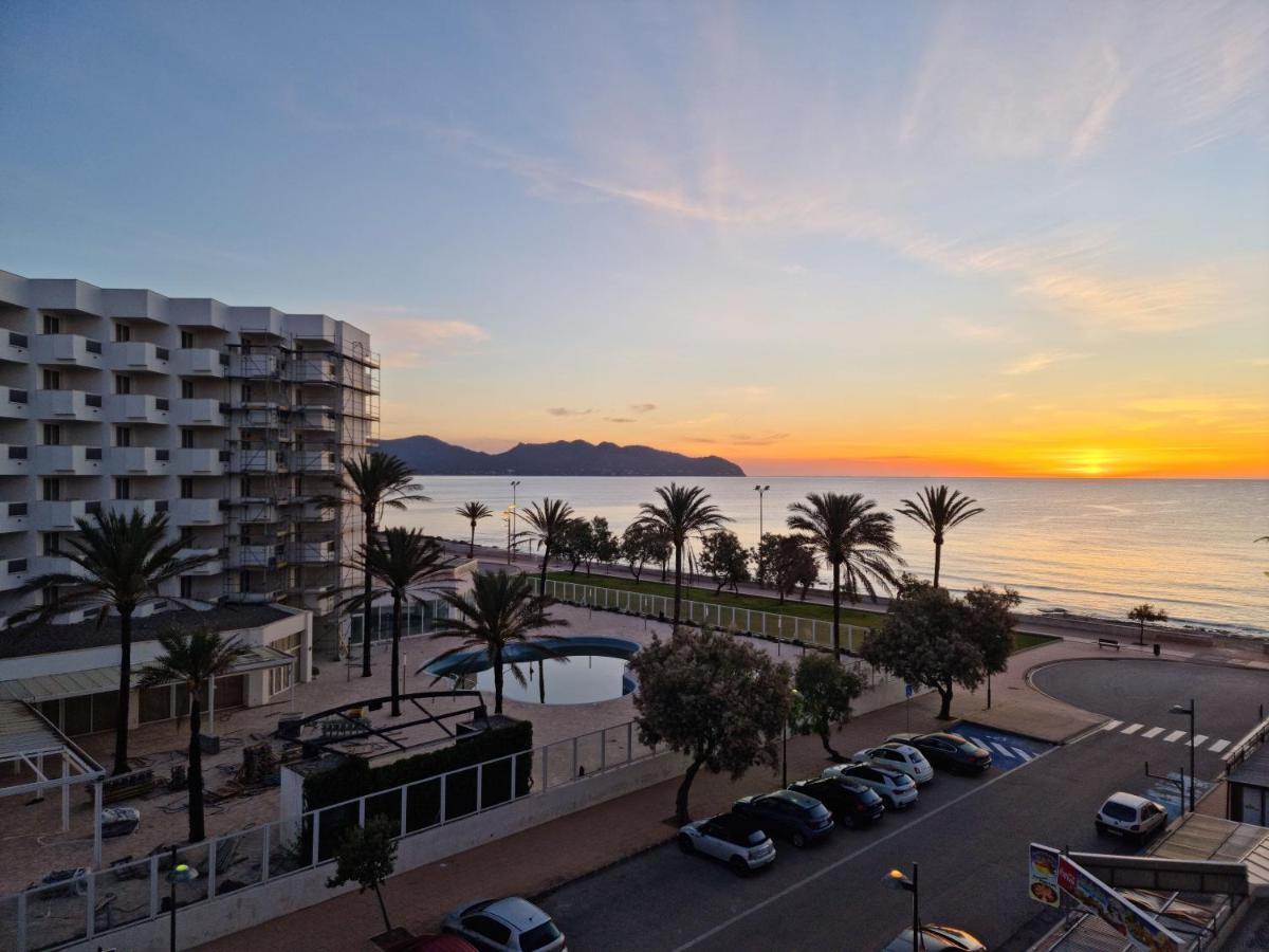 Modern Apartment With Stunning Sea View กาลามิยอร์ ภายนอก รูปภาพ