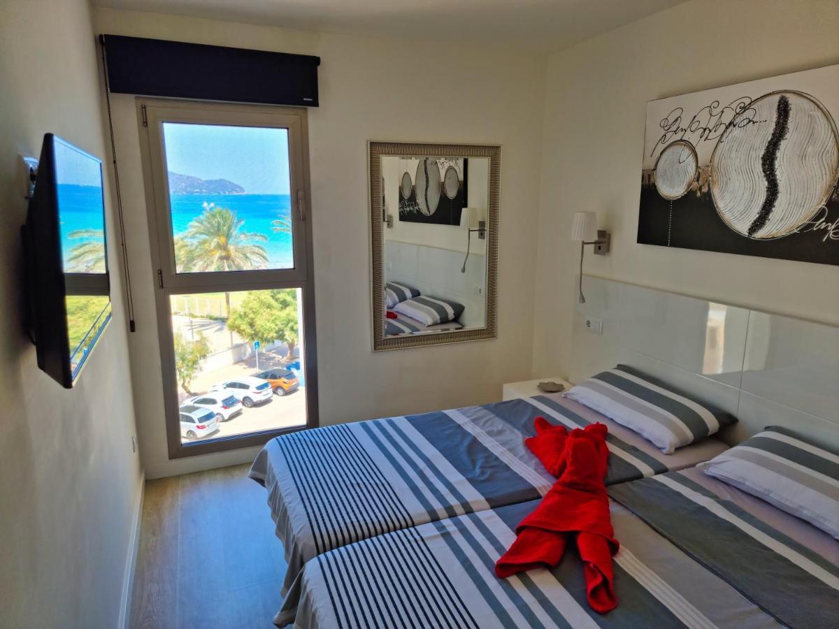 Modern Apartment With Stunning Sea View กาลามิยอร์ ภายนอก รูปภาพ